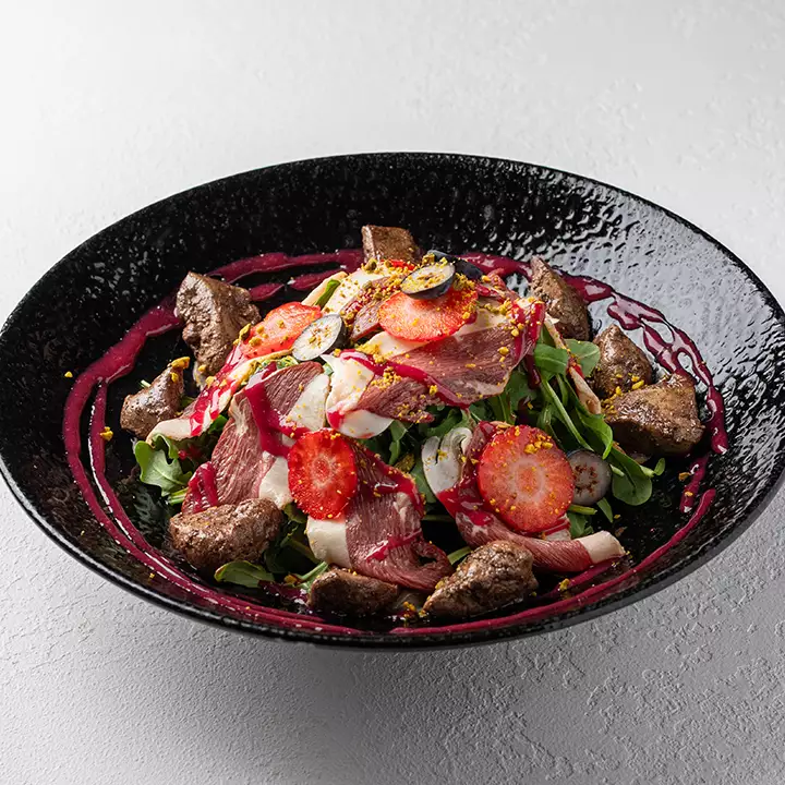 С копченой утиной грудкой и куриной печенью